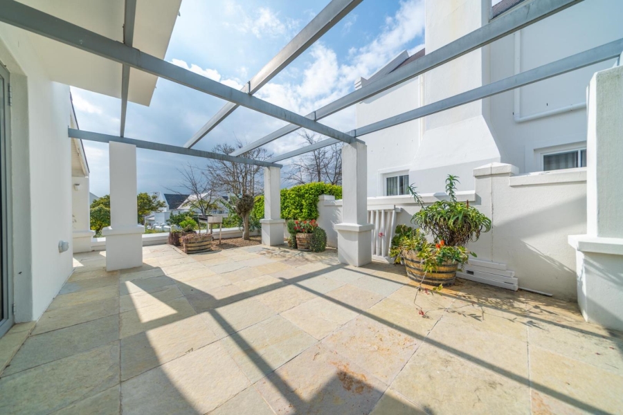To Let 5 Bedroom Property for Rent in De Zalze Winelands Golf Estate Western Cape